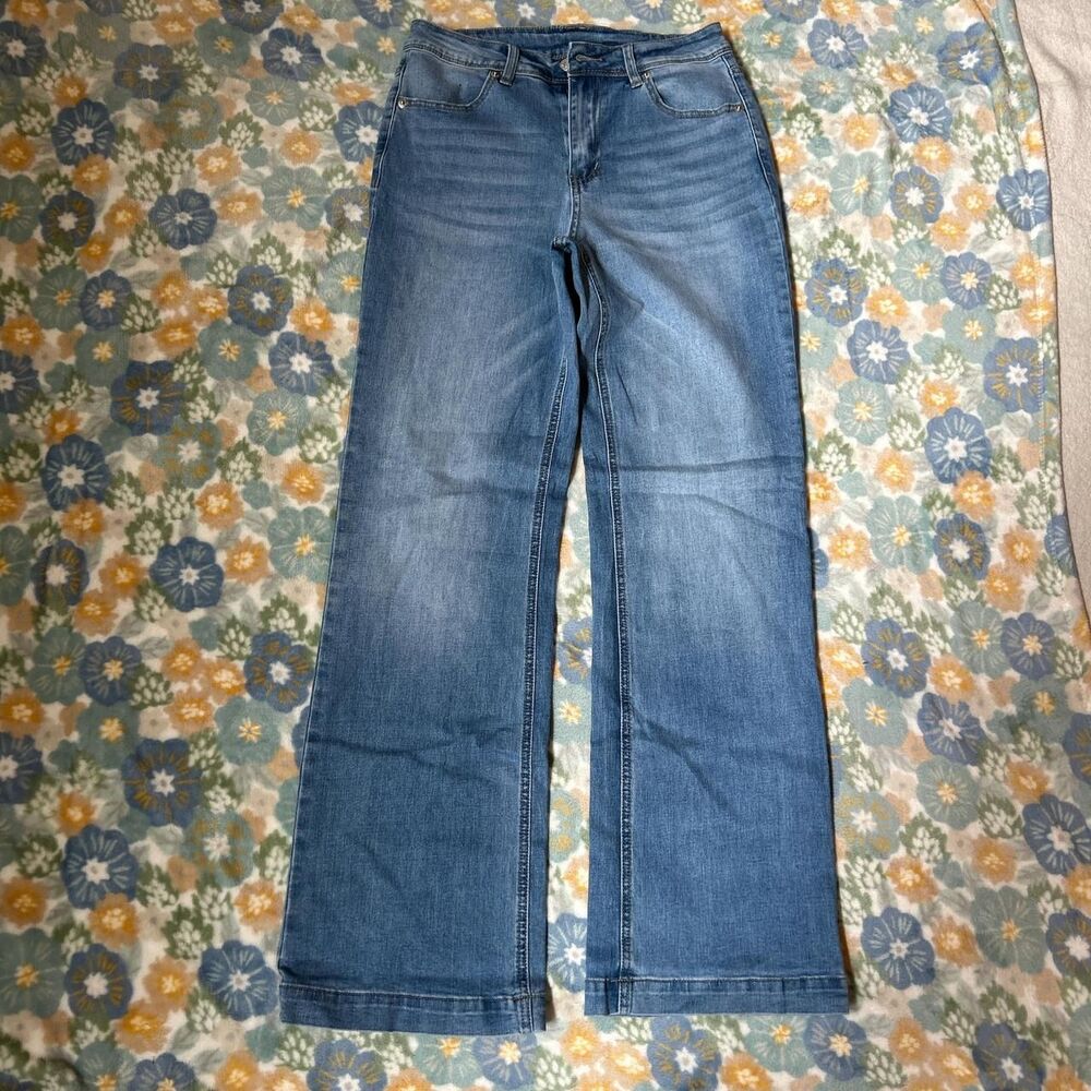 High-waisted blue straight leg jeans Unbranded Women's Blue and Navy Jeans